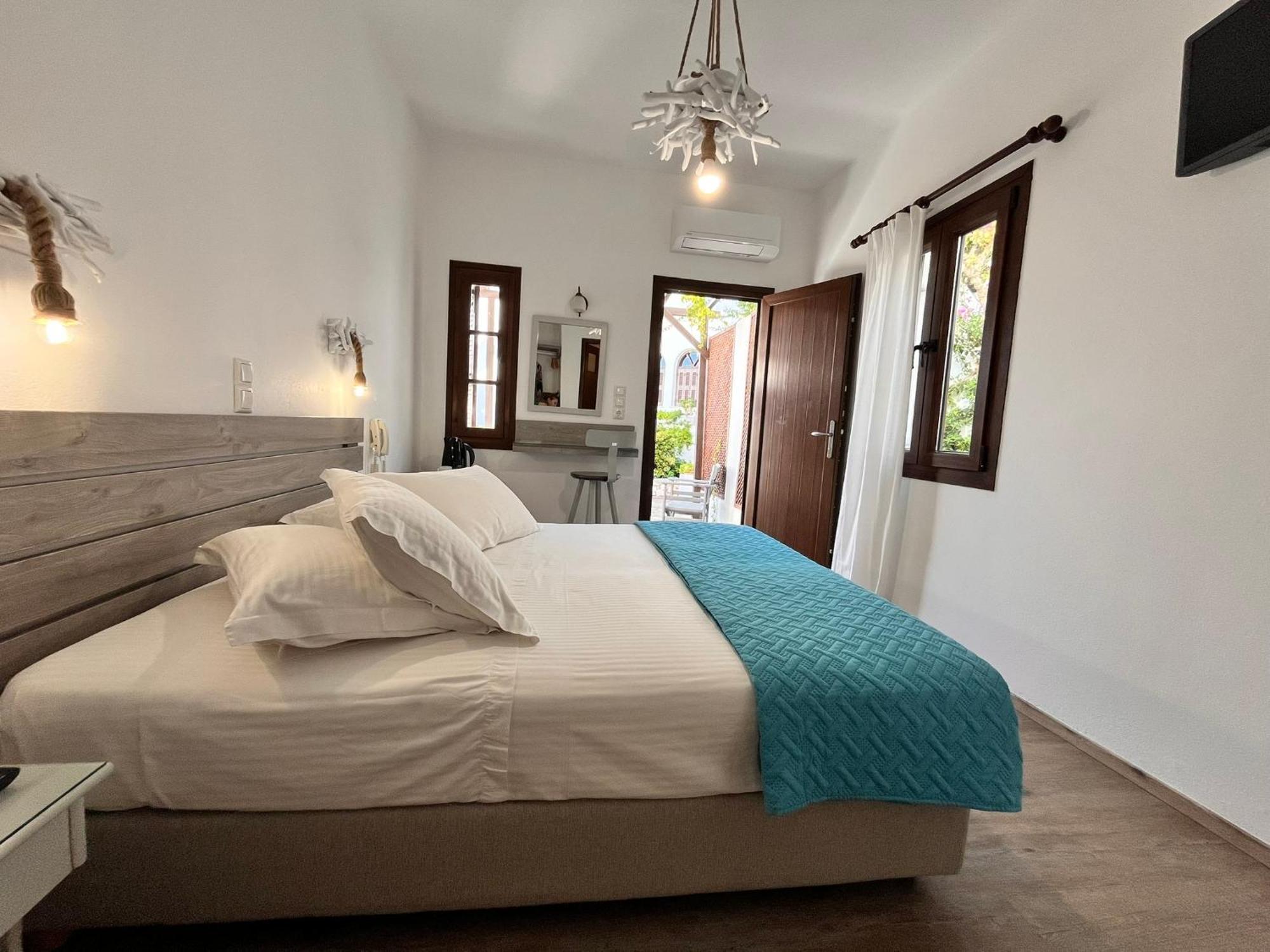 Christina Hotel, Adults Only, Heated Salt Water Pool Náoussa Extérieur photo